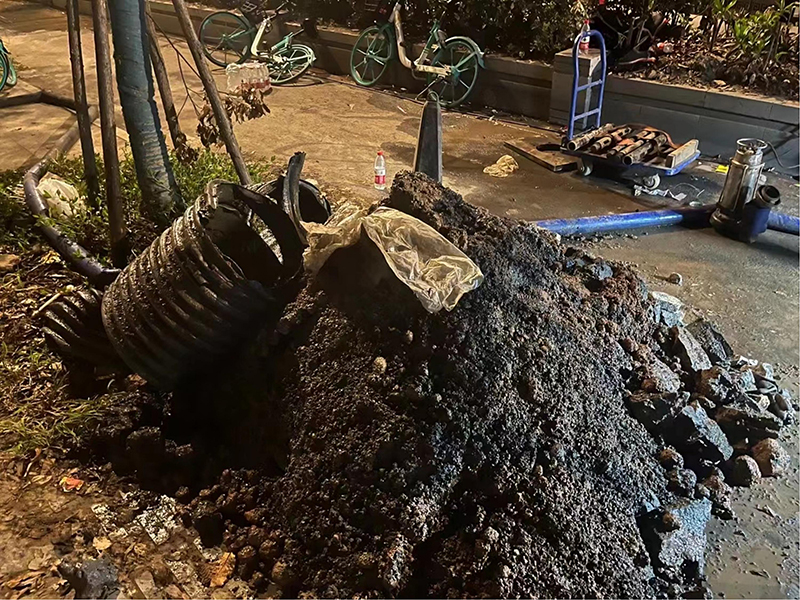 洛扎本地下水道疏通师傅，不通不收费【距您500米】